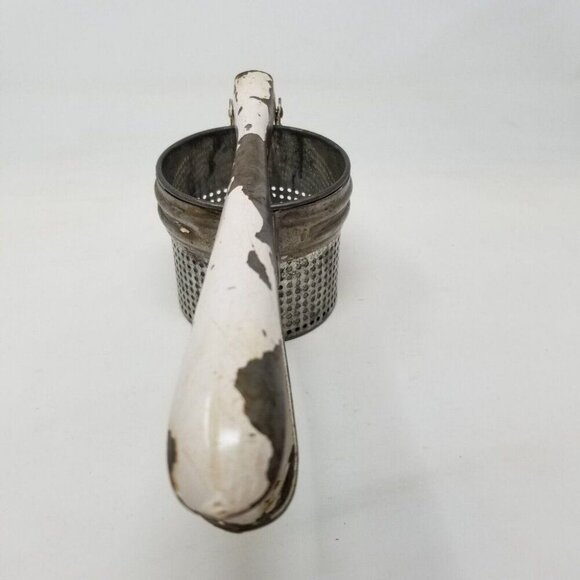Vintage Metal Potato Ricer Rice Masher Press Strainer White Silver - Picture 6 of 10